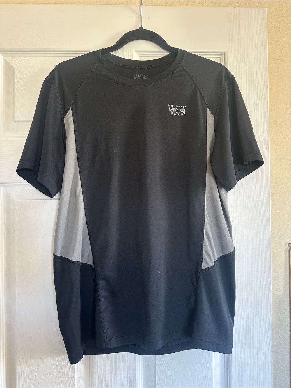 Mountain Hardwear Black with Light Gray Panel Short Sleeve Performance Tee